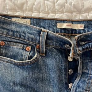 Levis women’s wedgie jeans!